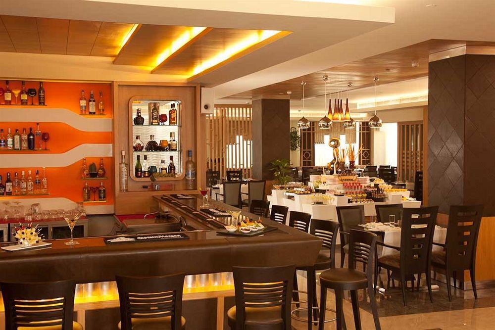 Radisson Blu Suites Gurgaon Buitenkant foto