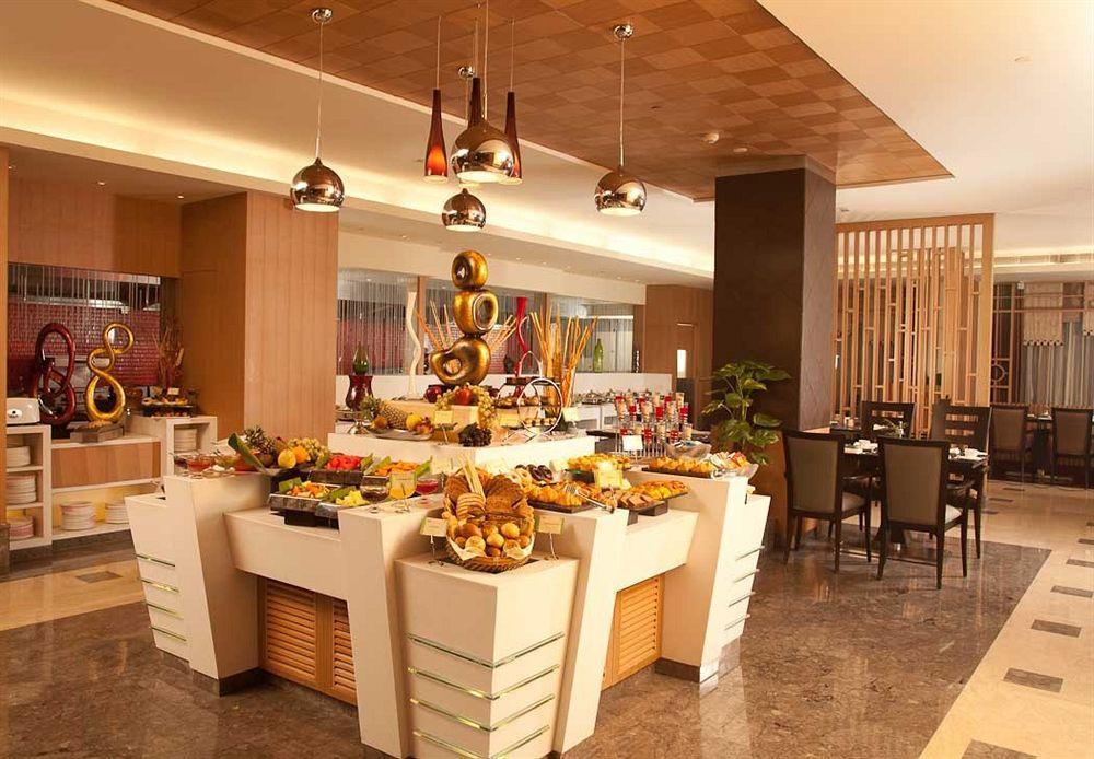 Radisson Blu Suites Gurgaon Buitenkant foto